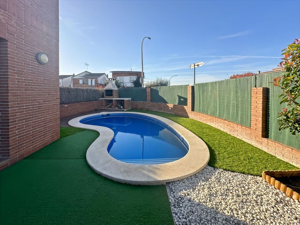 Property photo 3 of 23