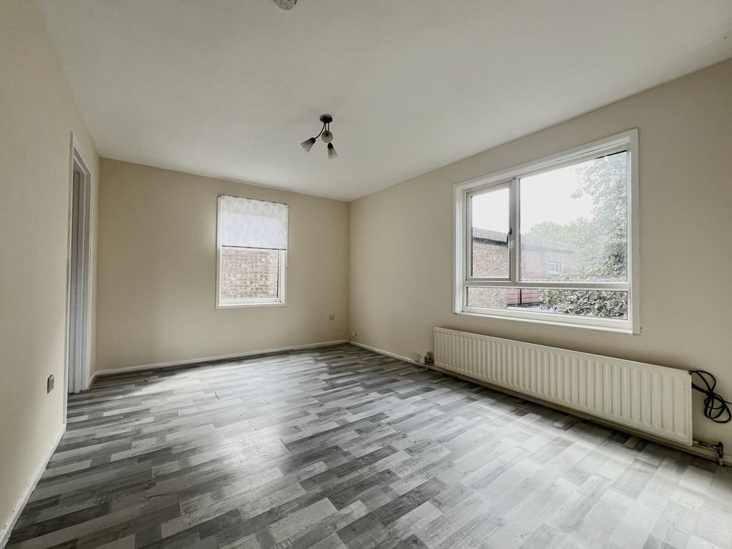 Property photo 2 of 12 Gallery