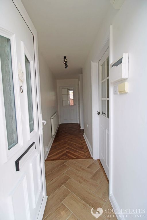 Property photo 3 of 17 Entrance