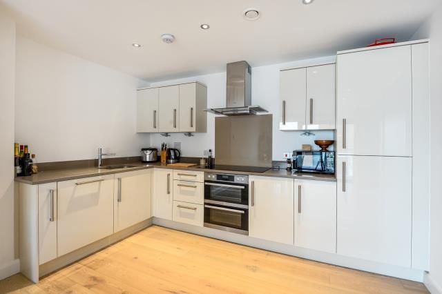 Property photo 2 of 10 Kitchen