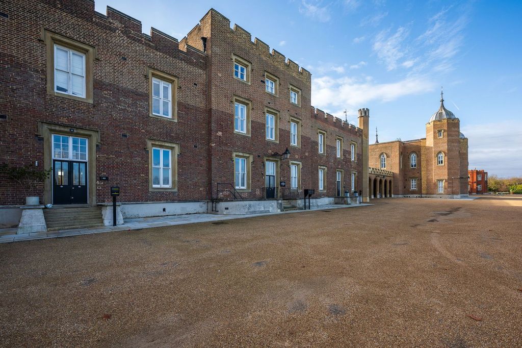 Property photo 1 of 22