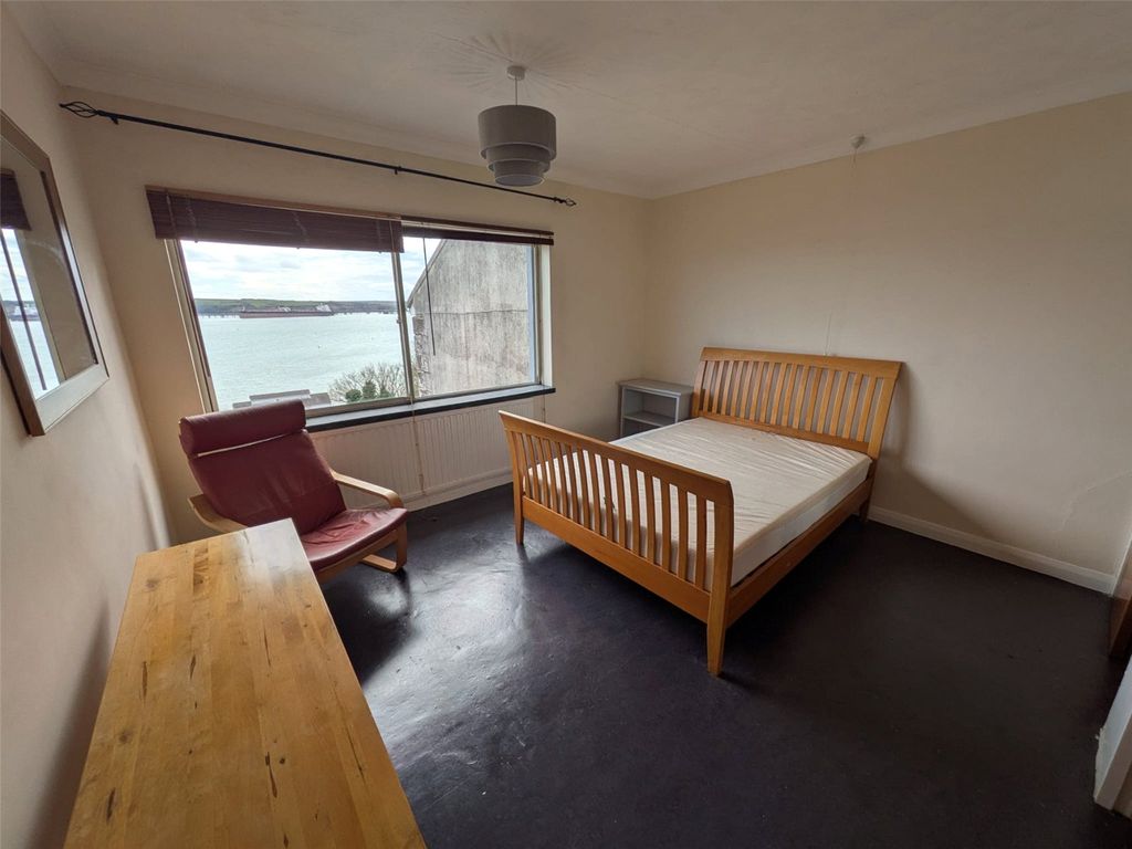 Additional image 10 of 2 bed flat to rentFlat 3, Lansdowne Court, Hamilton Terrace, Milford Haven, Pembrokeshire SA73