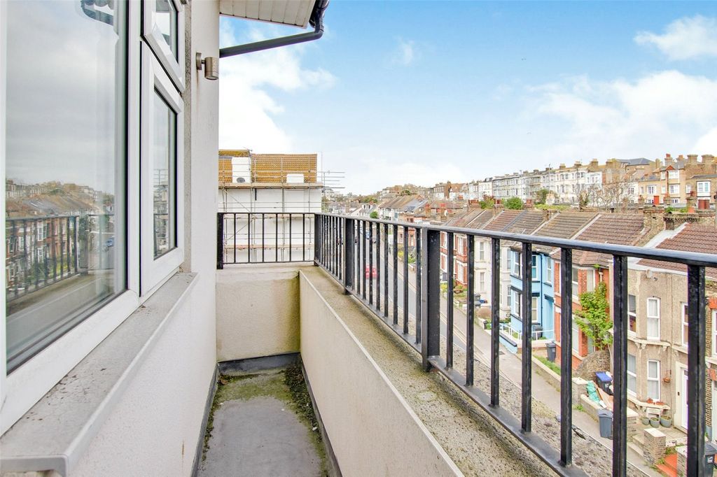 Property photo 1 of 10 Picture No. 20