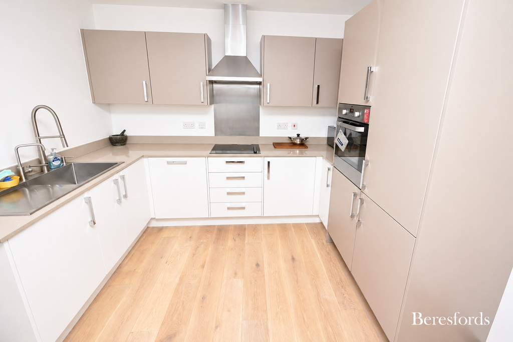 Property photo 2 of 8 Kitchen