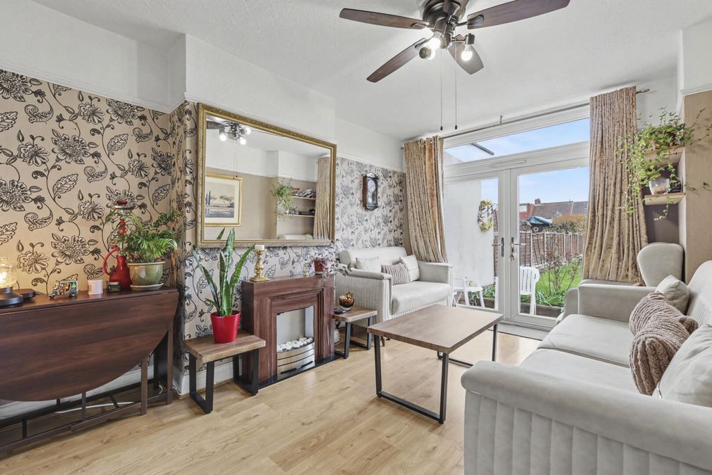 Property photo 3 of 23 Living Room