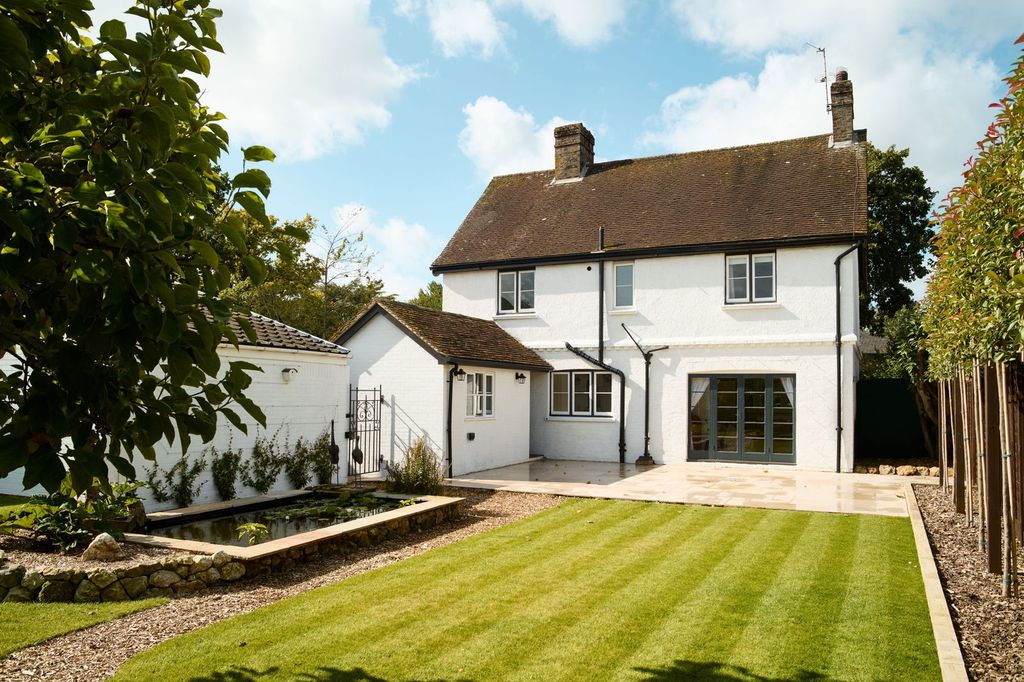 Property photo 2 of 23