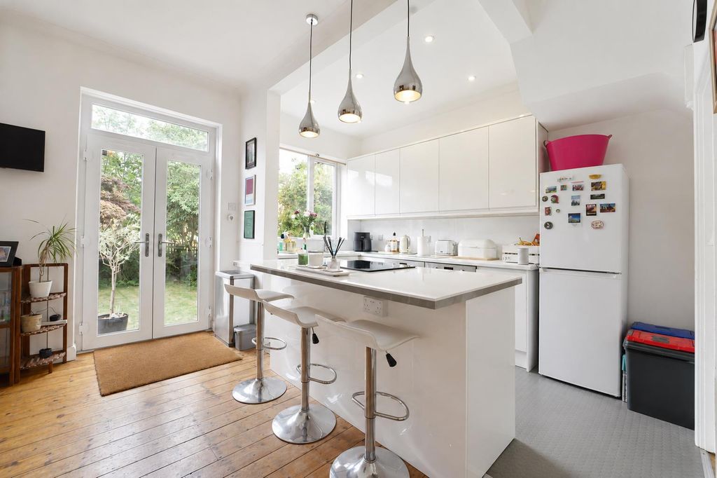 Property photo 3 of 21 R (11).Png