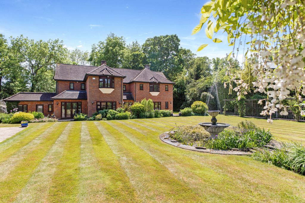 Property photo 1 of 18