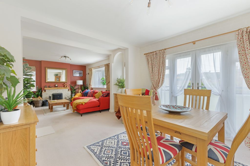 Property photo 3 of 16