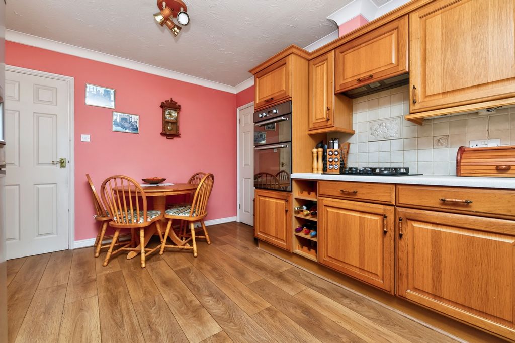 Property photo 3 of 30 Pbox-Img.Jpg