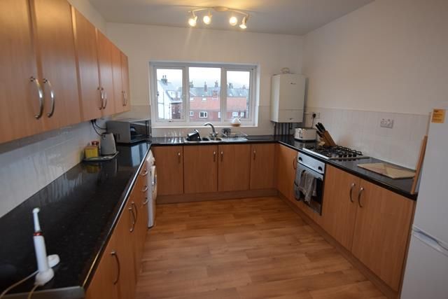 Property photo 3 of 5 Kitchen.Jpg