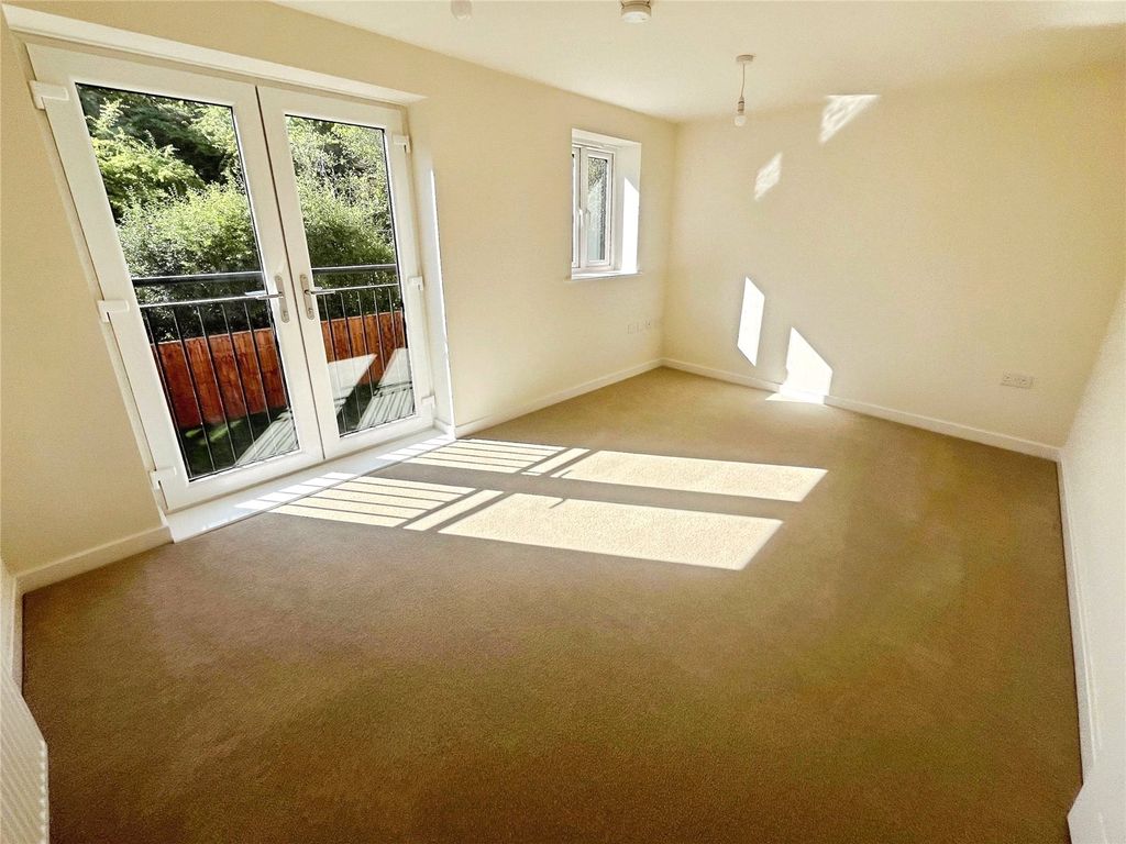 Property photo 2 of 5 Picture No. 38