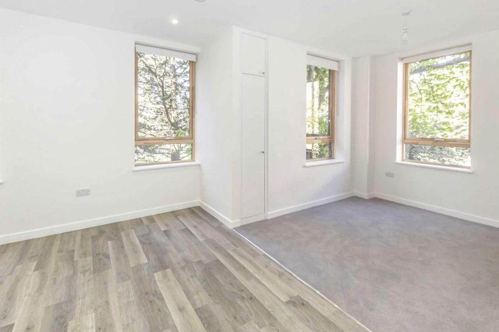 Property photo 3 of 3