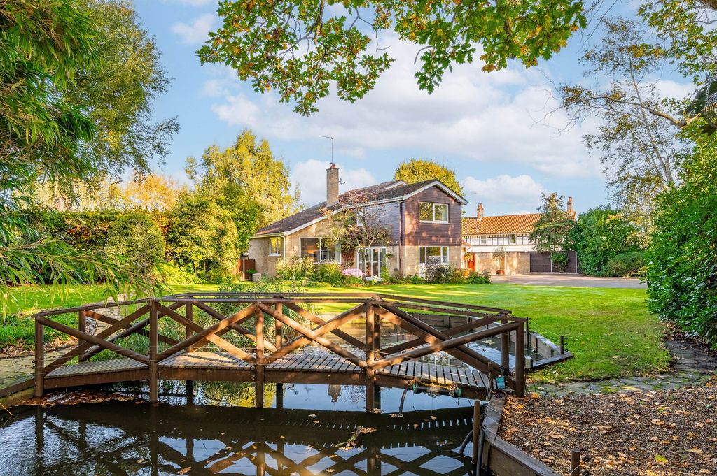 Property photo 1 of 27