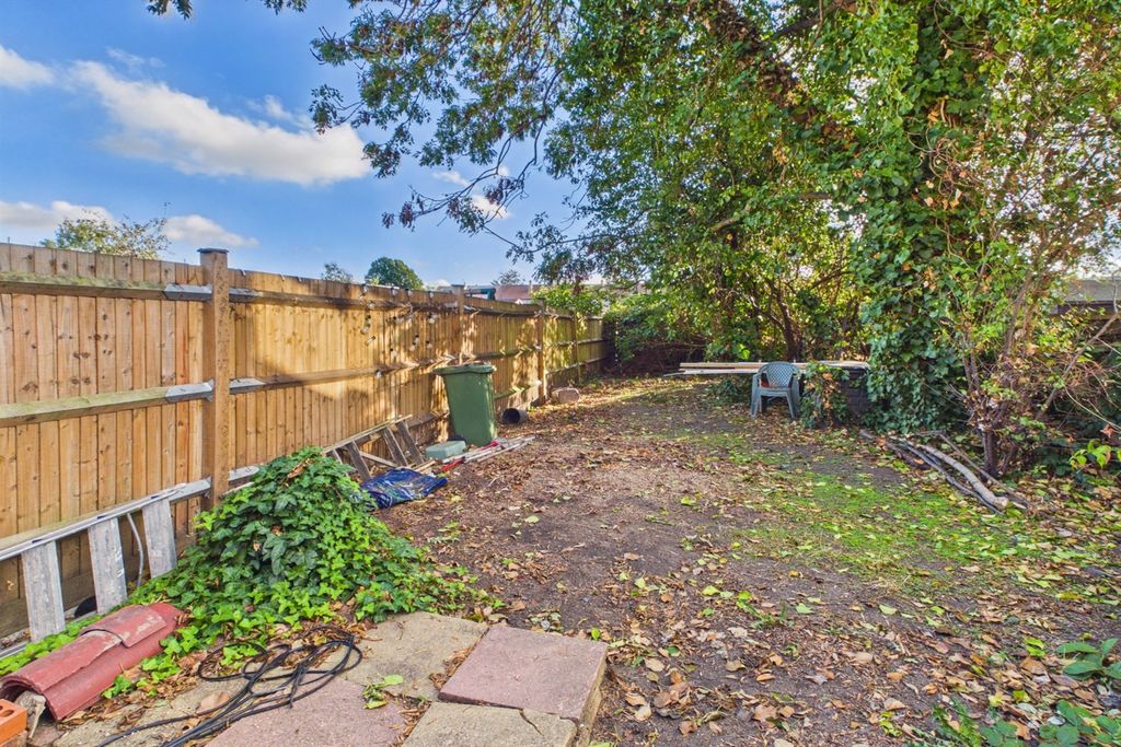 Property photo 2 of 11 Garden