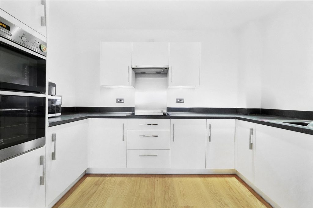 Property photo 2 of 11 Picture No. 08