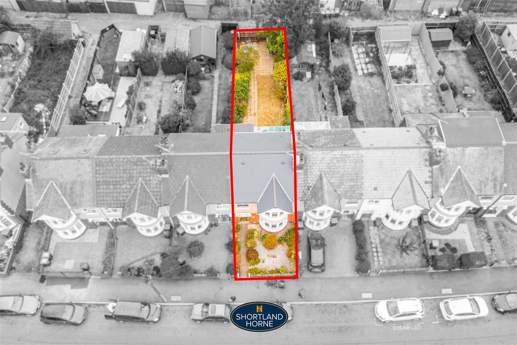 Property photo 2 of 25