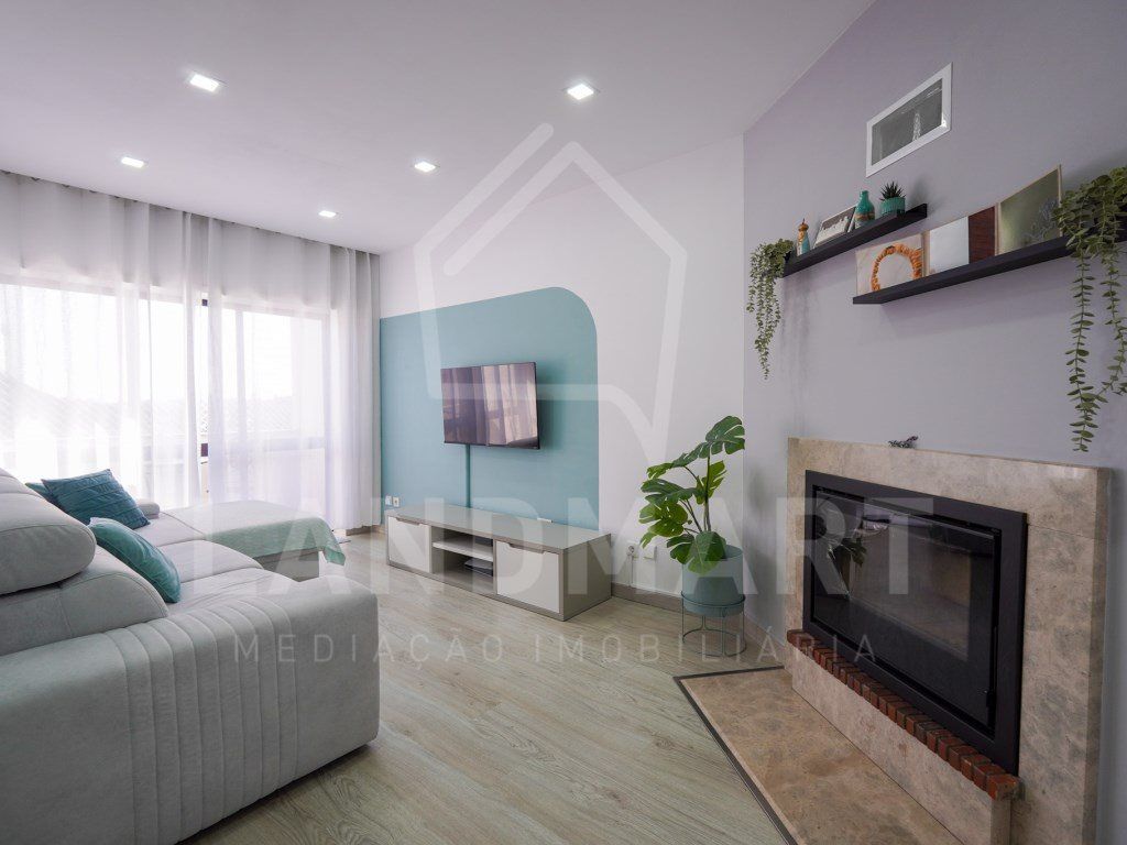 Property photo 1 of 18 Apartment 3 Bedrooms , Centro Da Benedita