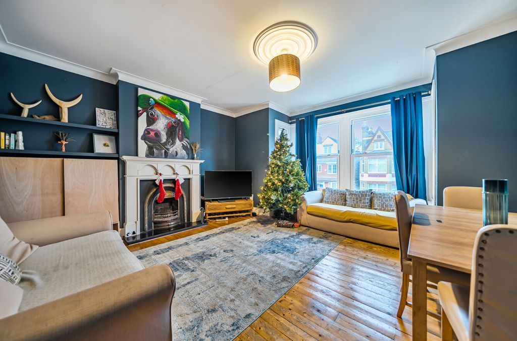 Property photo 2 of 13 1392929-15-69495E...