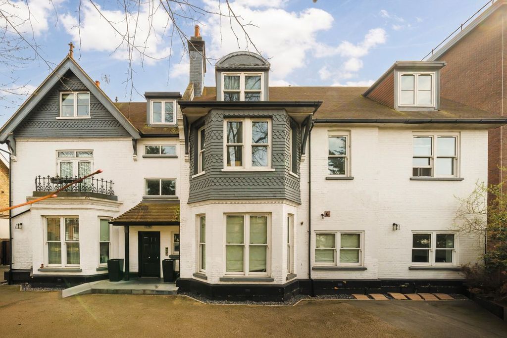 Property photo 1 of 2