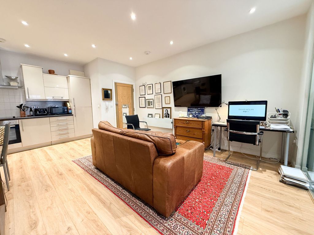 Property photo 3 of 9