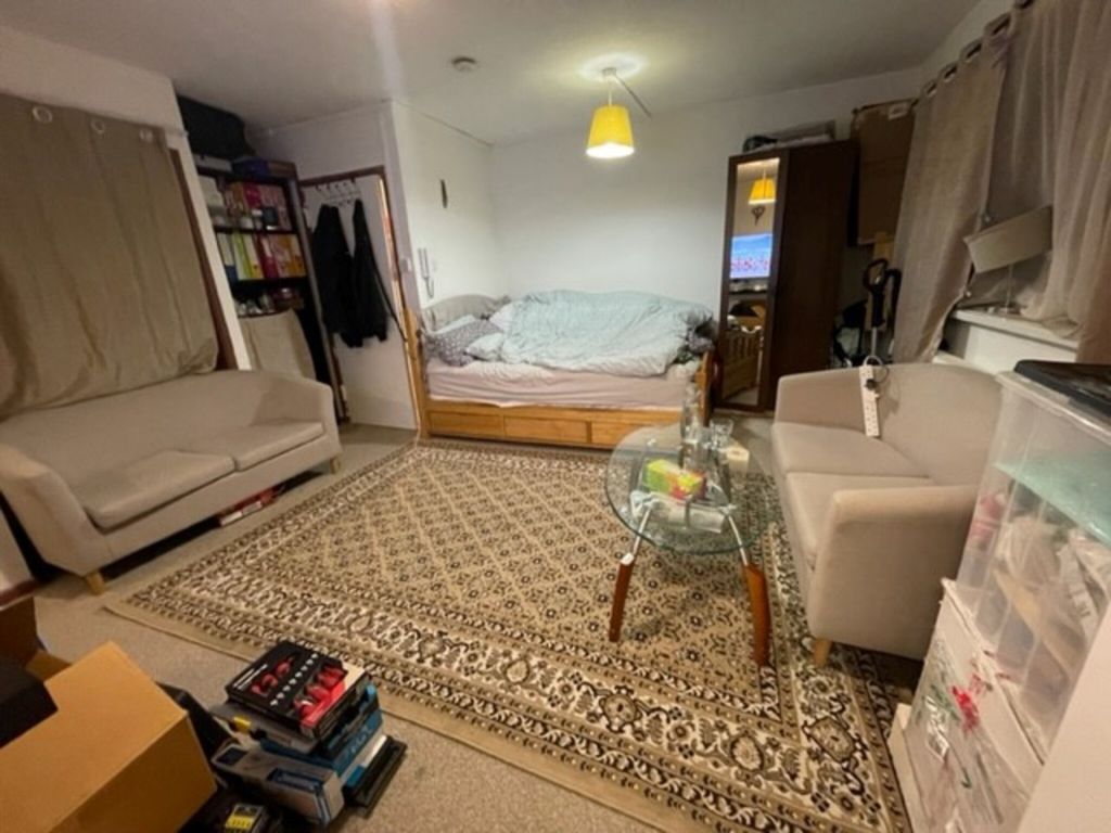 Property photo 2 of 6