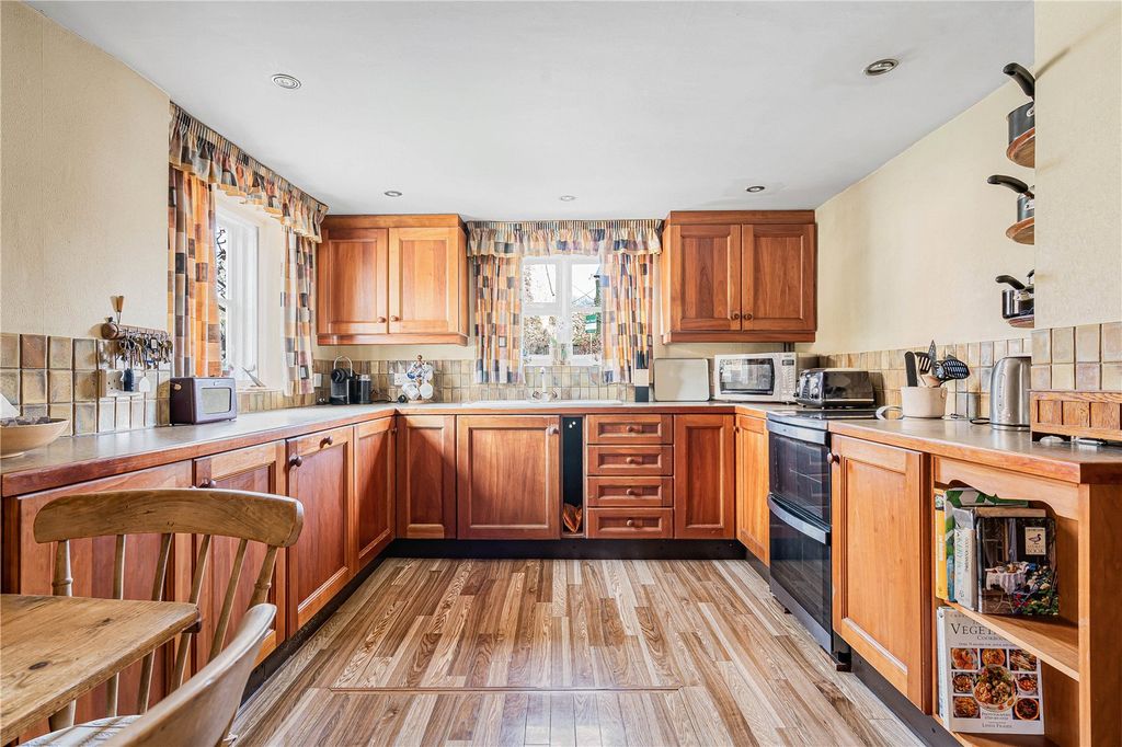 Property photo 2 of 14 Kitchen