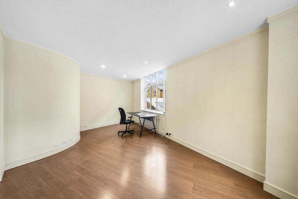 Property photo 3 of 17 Picture No. 20