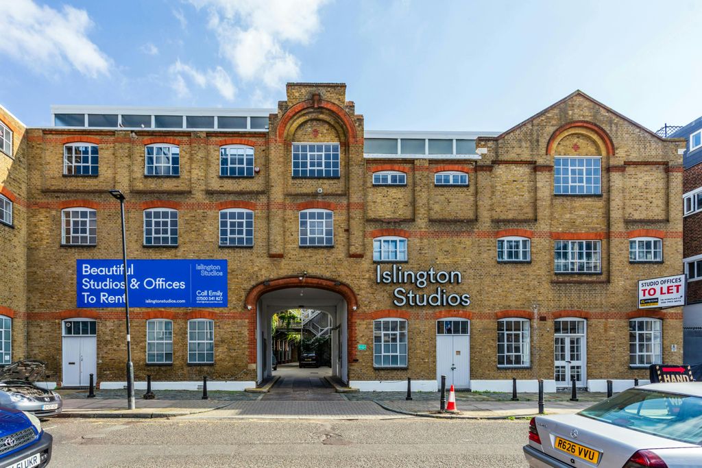 Property photo 2 of 7 Islington 4.Jpg