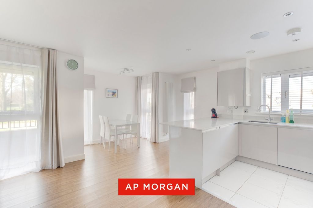 Property photo 3 of 24 Picture No. 03