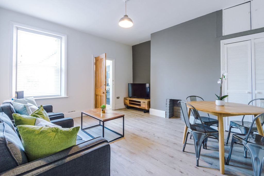 Property photo 1 of 15 37Sr Living Area