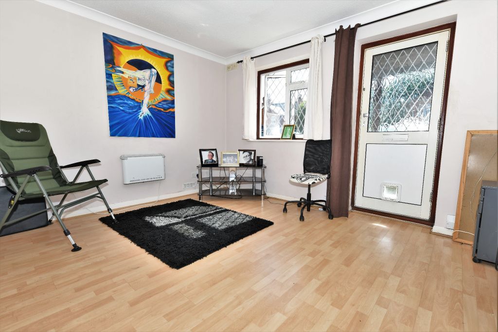 Property photo 2 of 7 20816_Room04Image443