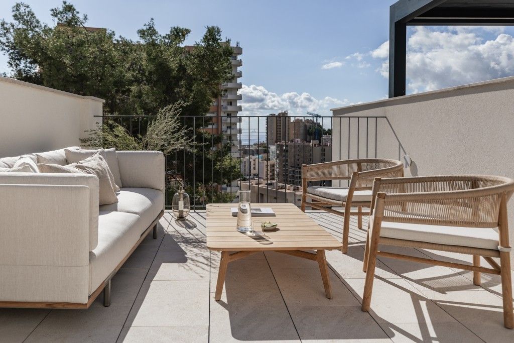 Property photo 2 of 20 Roof Terrace (1)