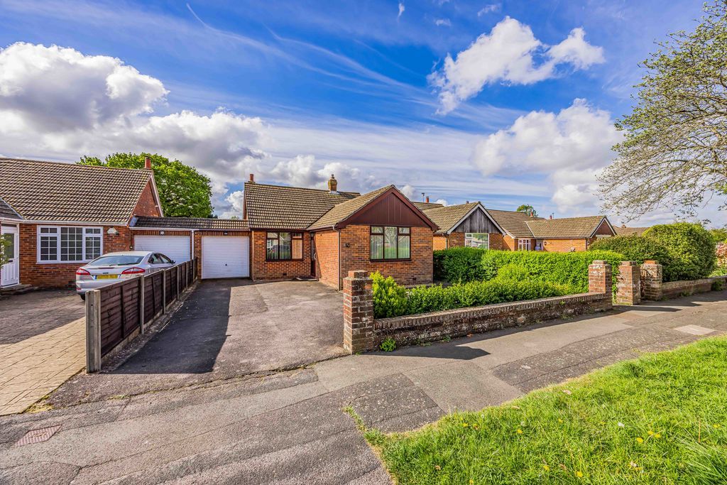 Property photo 1 of 15 Photo 16