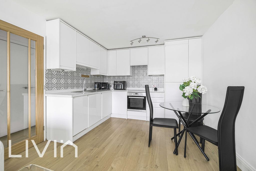 Property photo 1 of 13 120A9345