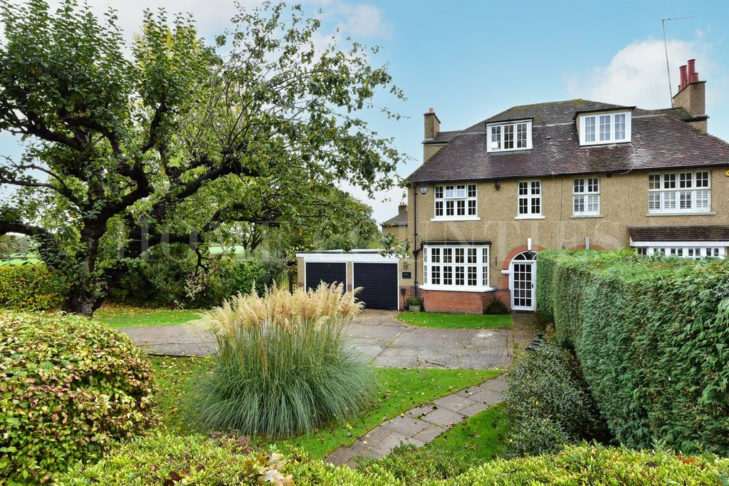 Property photo 3 of 58