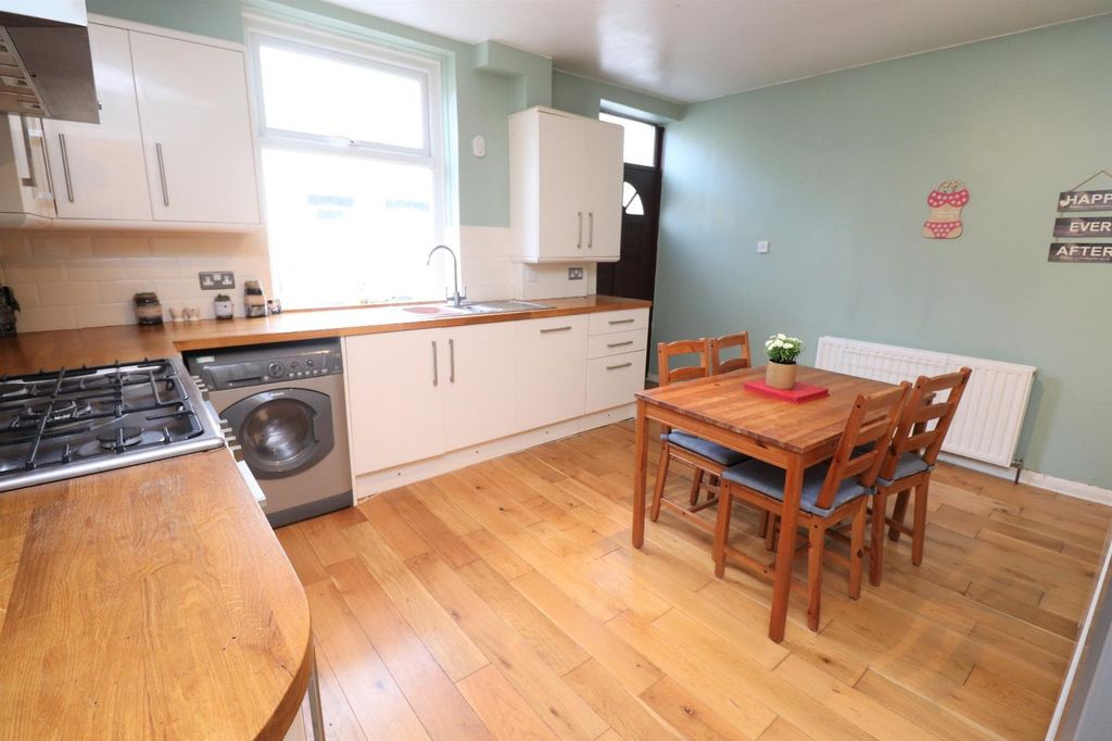 Property photo 2 of 10 0 General