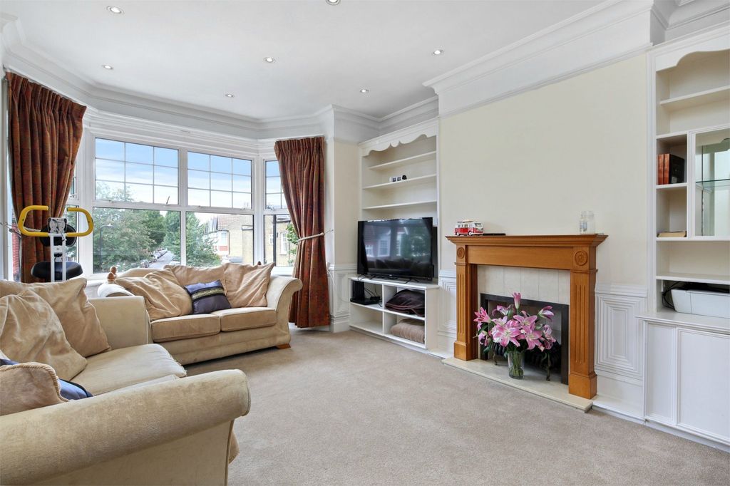 Property photo 2 of 9 2