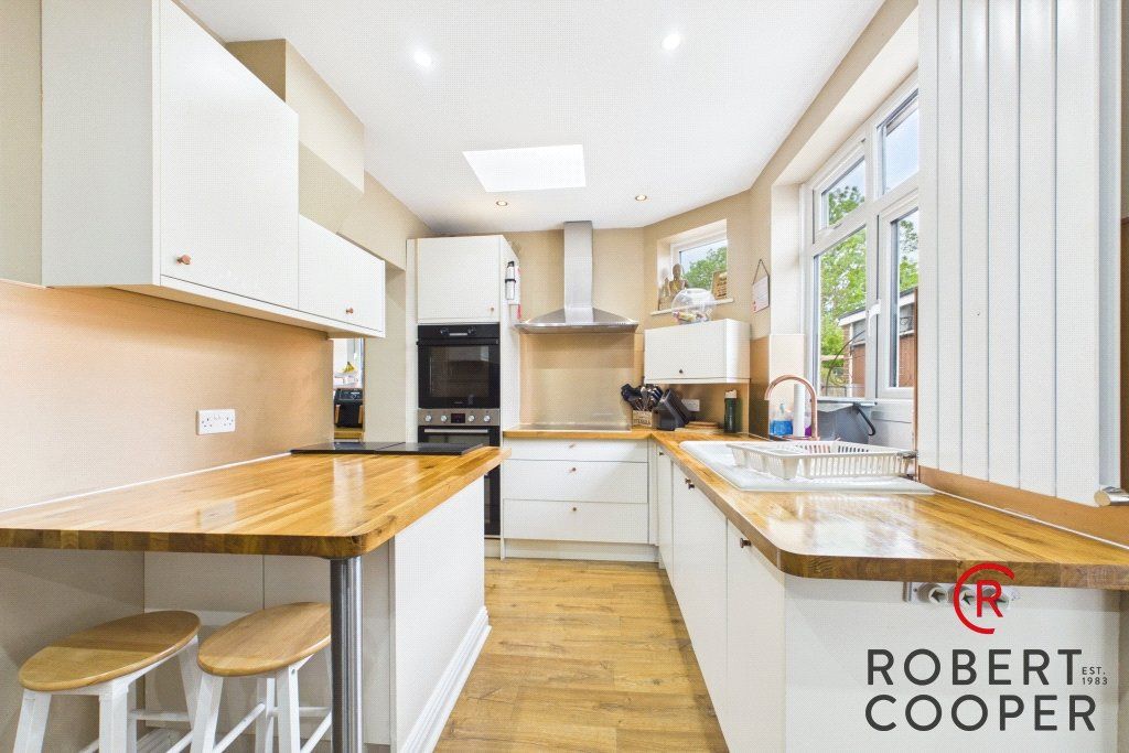 Property photo 2 of 19 Picture No. 13