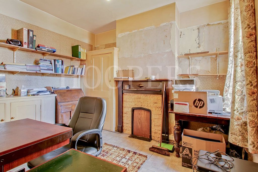 Property photo 3 of 9