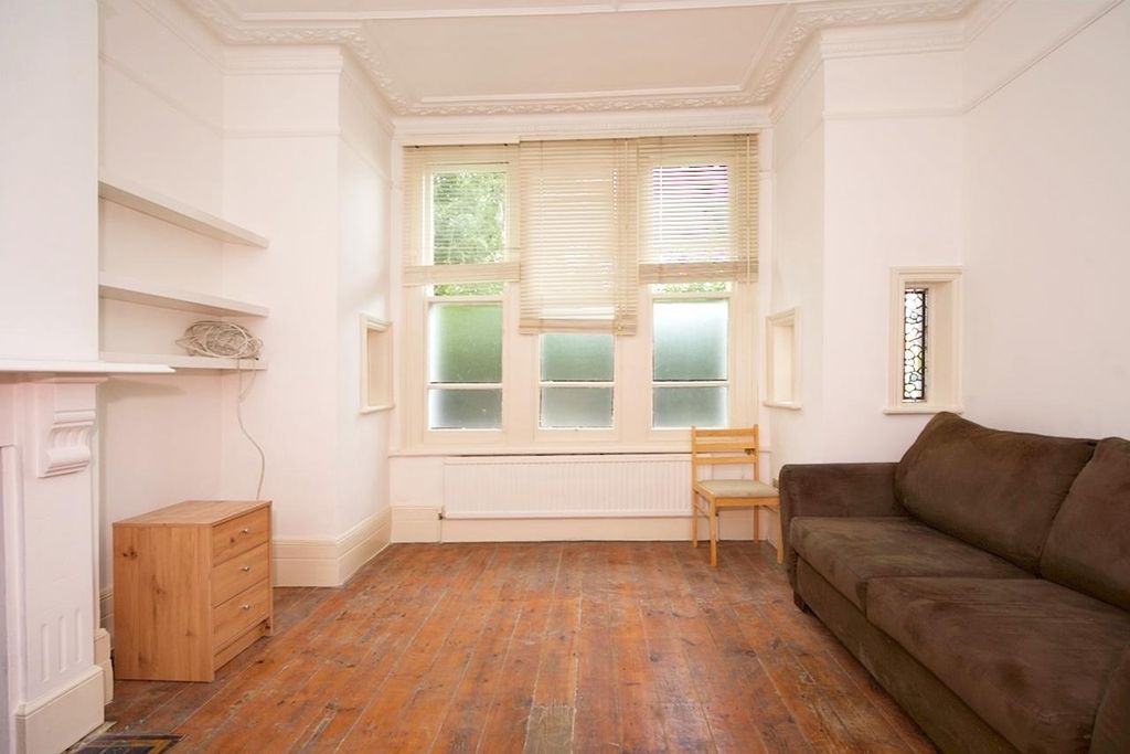 Property photo 3 of 9 2