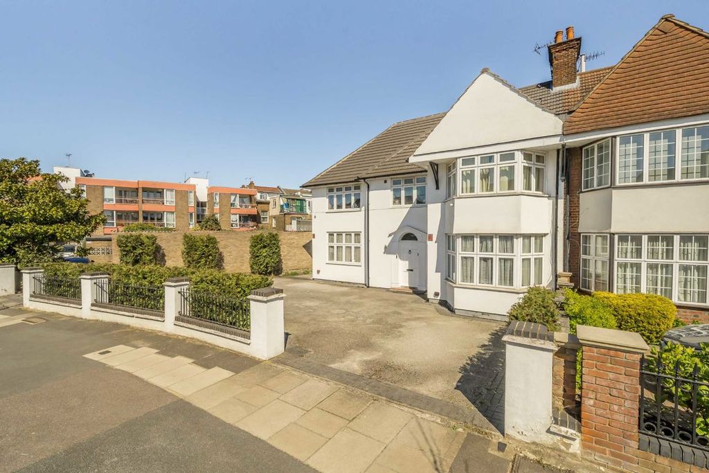 Property photo 1 of 13