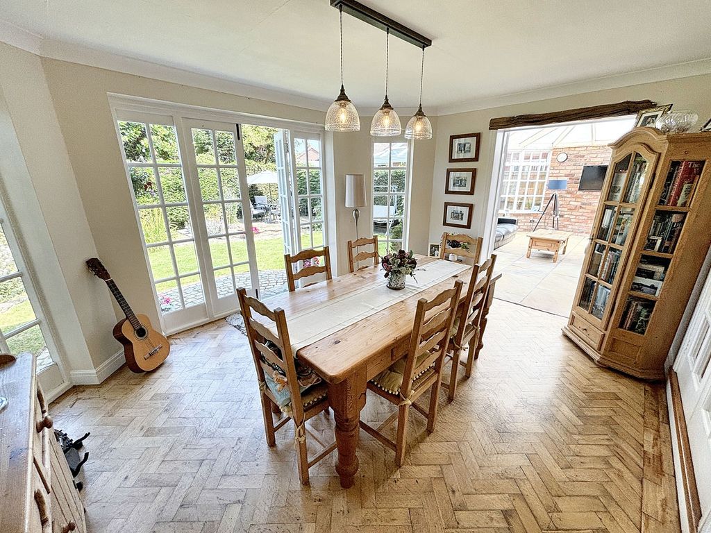 Property photo 2 of 20 Dining Room