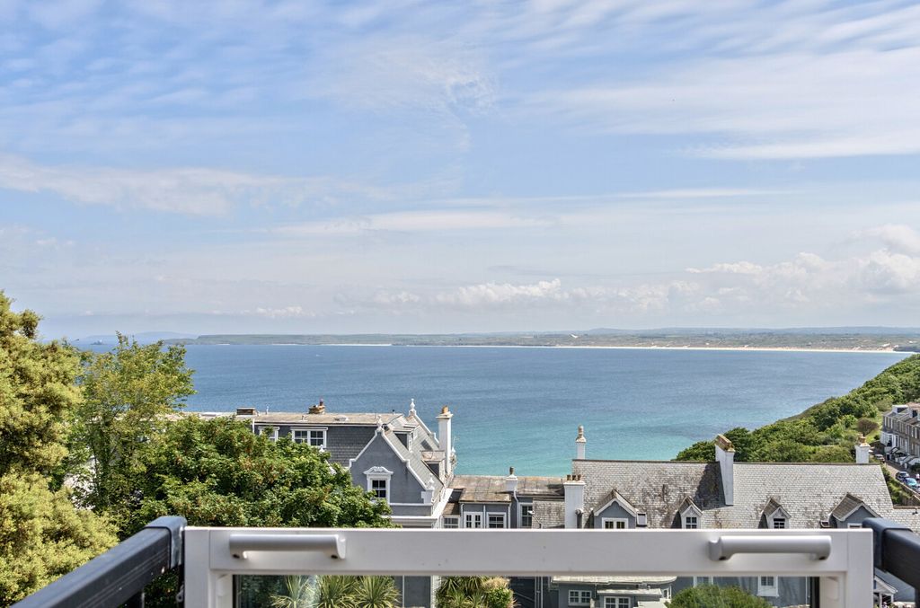 Property photo 3 of 25 1281152-40-6830ce...