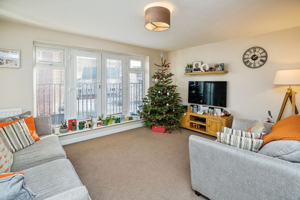 Property photo 3 of 18 Pbox-Img.Jpg