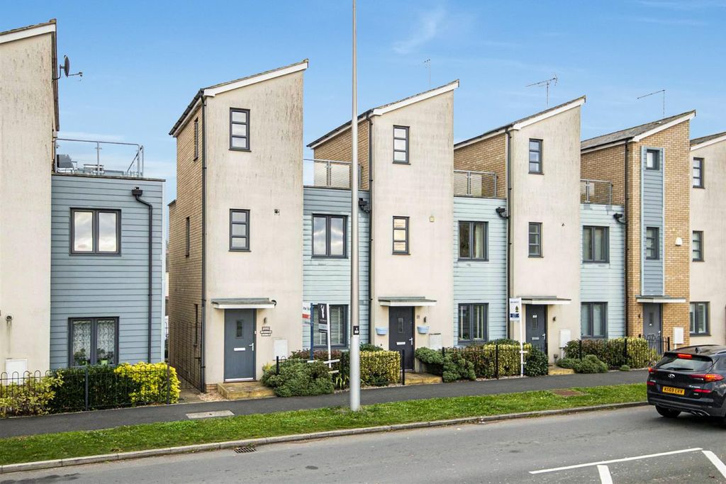 Property photo 1 of 15 1Sel.Jpg