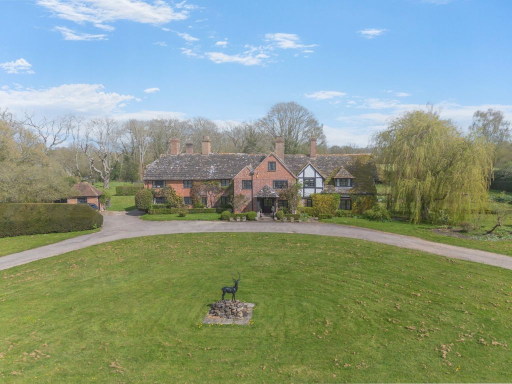 Property photo 1 of 28 Hoes Farmhouse