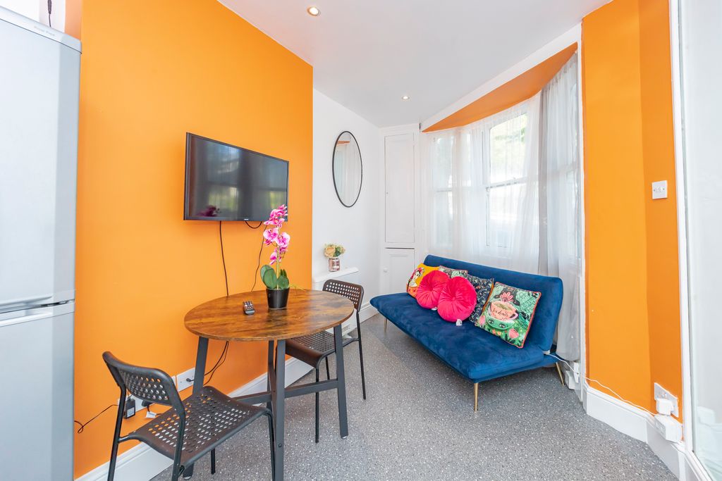 Property photo 1 of 27