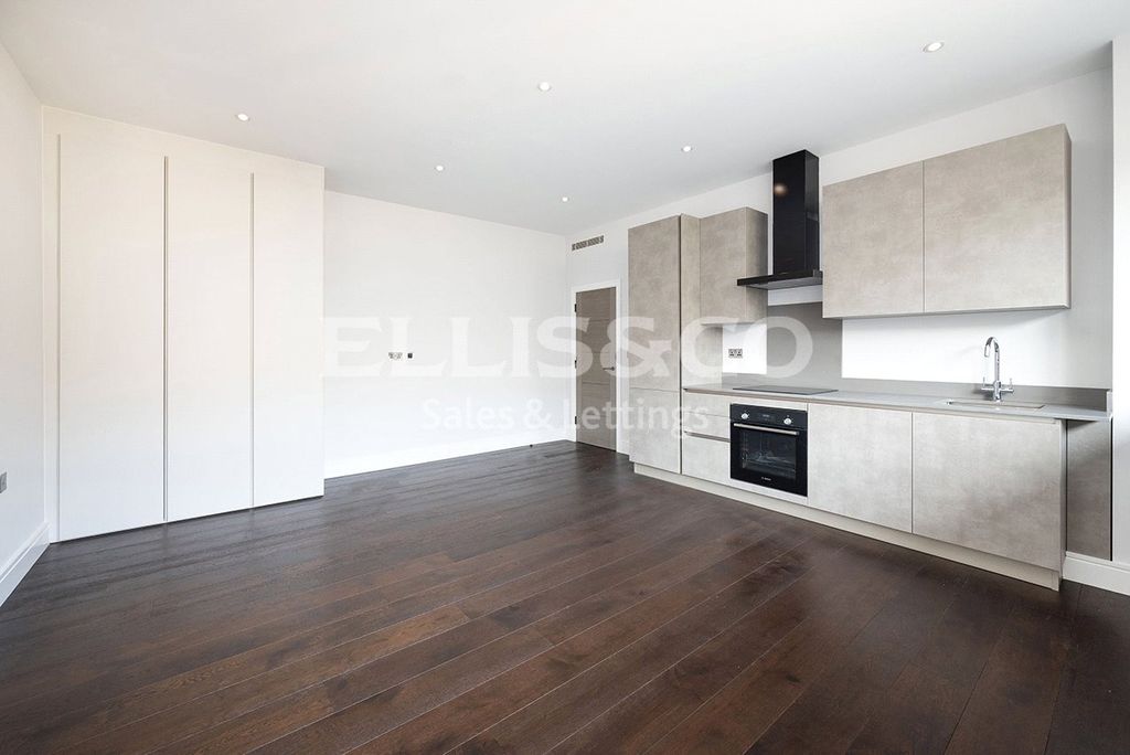 Property photo 2 of 11 Picture No. 10