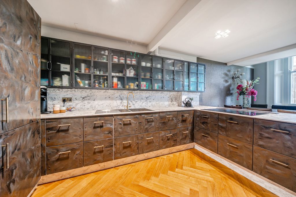 Property photo 2 of 30